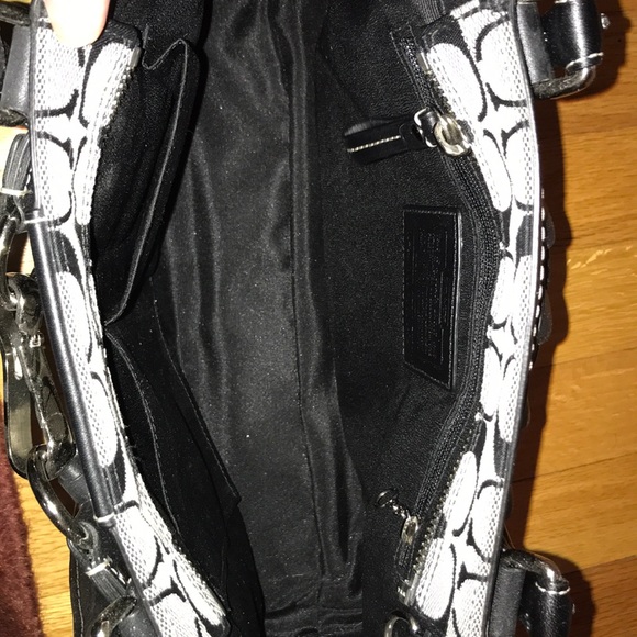 Coach purse - Picture 3 of 3